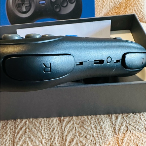 8BitDo M30 Bluetooth gamepad switch,windows,android... black new - Picture 6 of 8